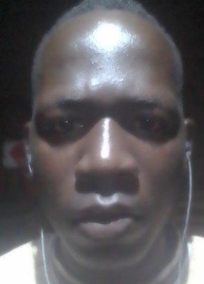 solomon из Kampala 20 лет
