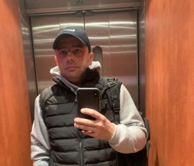 Vitalik, 34, Prague