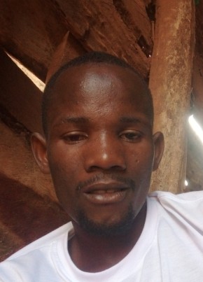 Matovu, 24, Uganda, Wobulenzi