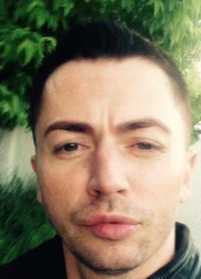 John  Smith, 34, Romania, Bacău