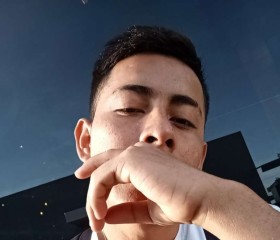 Miguel cuevas, 22, Mixco