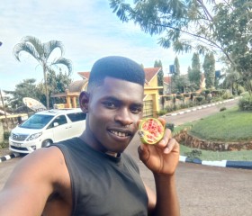 Justus, 27 лет, Kampala