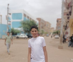 medioo, 18, Damanhur