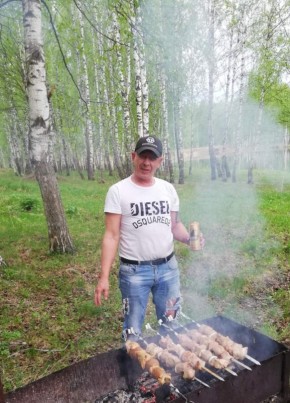 РОМАН, 49, Россия, Суворов