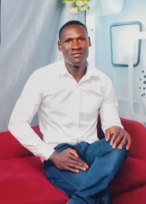 Mwesigwa Daniel из Jinja 26 лет