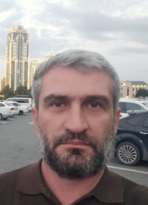 Арсен из Махачкалы 38 лет
