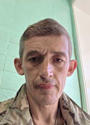 Максим из Азова 44 года