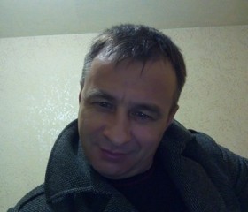 Виталий, 46 лет, Луга