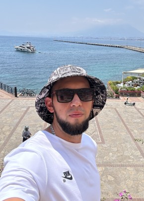Denis из Alanya 22 года