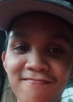 Angelo Reyes, 22, Pilipinas, Santa Cruz (Gitnang Luzon)