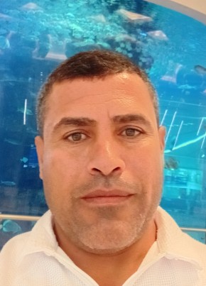 Mohamed mustafa из جدة 44 года