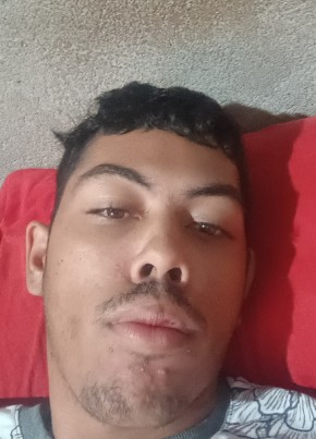 Ezequiel из Goiânia 19 лет