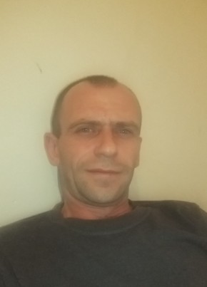 Valeriu, 43, République Française, Sevran