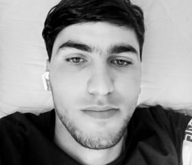 Mukhidin, 20, Hong Kong