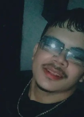 Adrian из Barranquilla 22 года