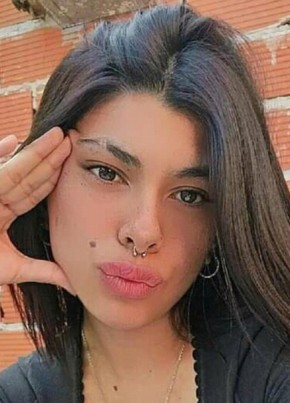 Leila Agus, 20, República Argentina, Rosario