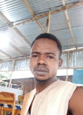 Karim Benzema, 28, République Togolaise, Lomé
