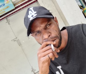 Bertoh, 30, Abepura