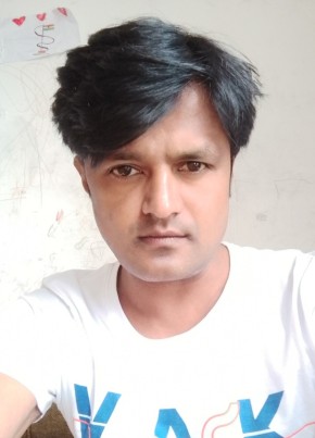 Khan Lucky, 34, India, Basti