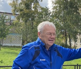 Yura, 70, Petrodvorets