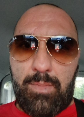 Jjhjjjj из Mugnano di Napoli 18 лет