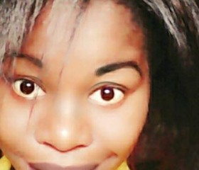 Àzola Zoe, 28, Southport