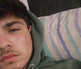 Ali, 18, Sarajevo