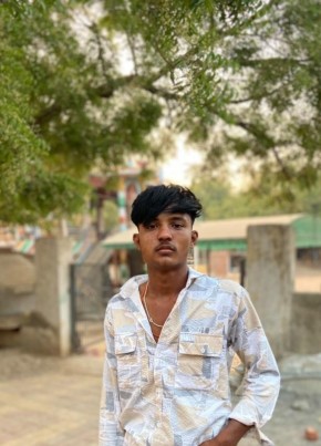 Vijay rathod, 18, India, Ahmedabad