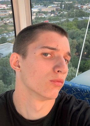 Павел из Екатеринбурга 19 лет