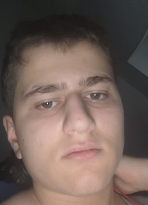 Hovsep из Grenoble 19 лет