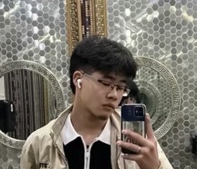 Mukha, 21, Bishkek