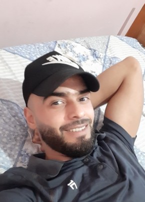 Yousef, 27, People’s Democratic Republic of Algeria, Salah Bey
