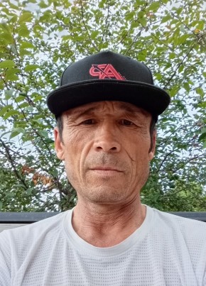 Тохиржон из Горно-Алтайска 49 лет