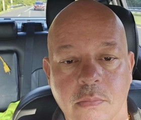 Jglez, 50, Arecibo