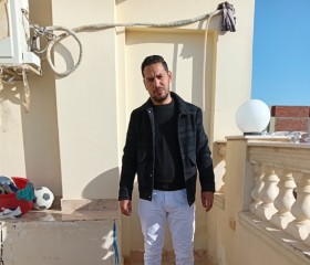 Kareem, 38, Cairo