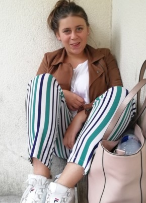 Carla, 21, République Française, Sannois