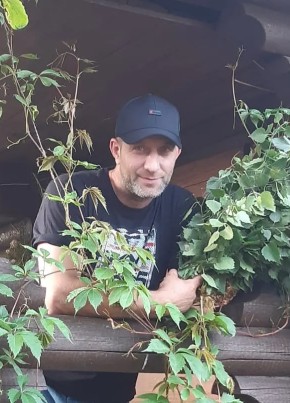 Максим из Междуреченска 46 лет