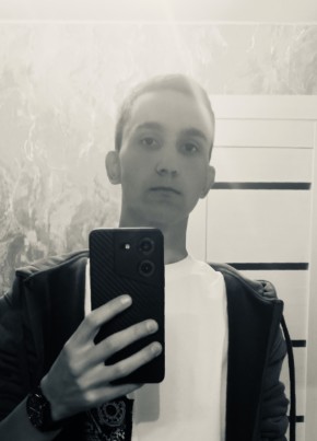 Ильяс из Ижевска 18 лет