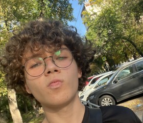 Vadim, 18, Yekaterinburg