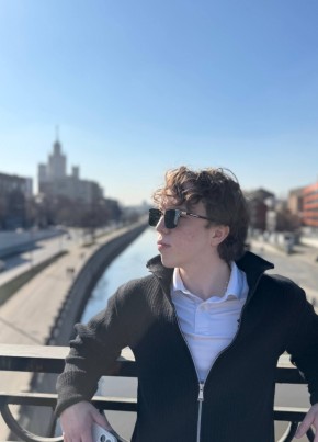 Иван из Москвы 20 лет
