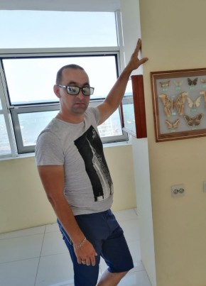 Andrey, 40, Russia, Simferopol