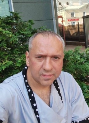 Роман из Москвы 47 лет
