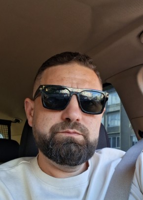 Gabriel из Brașov 42 года
