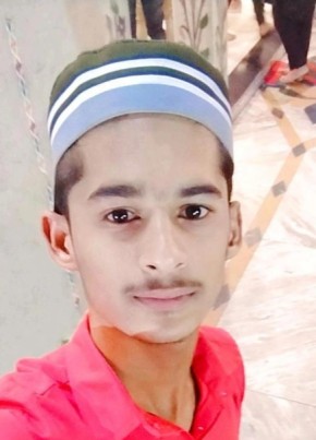 Shaikh, 23, India, Kātoya