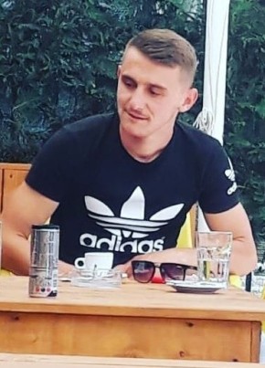 Erjon, 21, Albania, Librazhd Qëndre