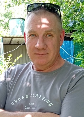 Валерий из Коренево 53 года