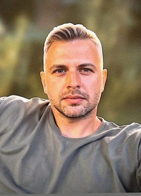 Денис из Красноярска 39 лет