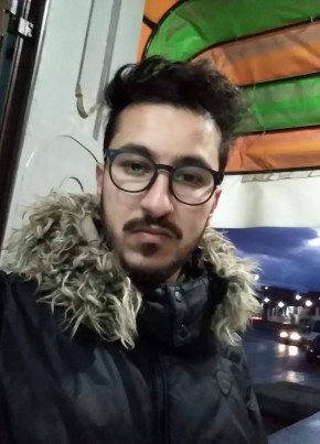 Etsio, 32, People’s Democratic Republic of Algeria, Constantine
