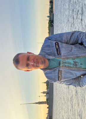 Anton, 44, Russia, Magadan