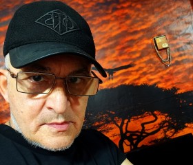 Edem Emraliev, 62, Bakhchysaray